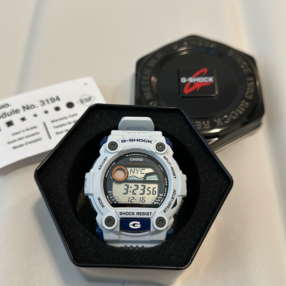 G-Shock Casio Module No. 3194 G-7900A, White/Blue. New w/o Tag.